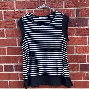 CALVIN KLEIN BLACK AND WHITE CAP SLEEVE NECKLINE WITH SIDE SLITS SIZE SMALL